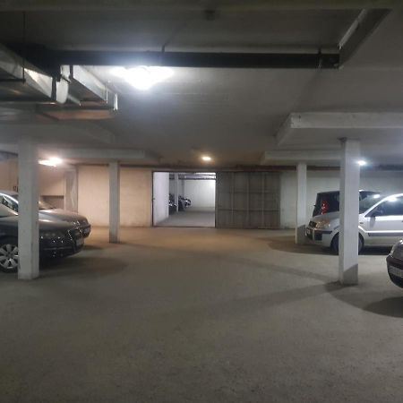 קרגיובאק Rajiceva 5- Apartman Sa Prostranom Terasom I Garaznim Mestom מראה חיצוני תמונה