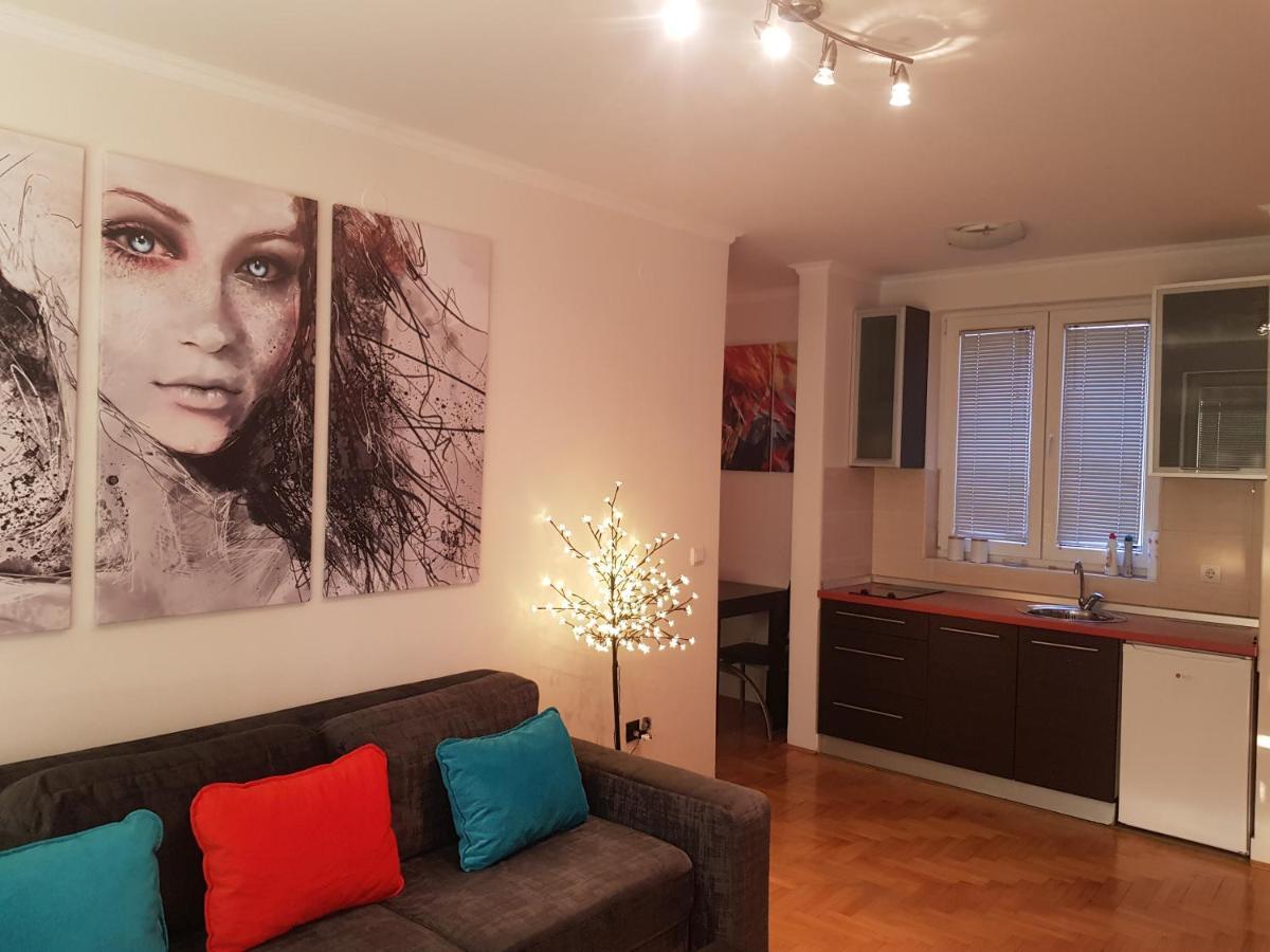 קרגיובאק Rajiceva 5- Apartman Sa Prostranom Terasom I Garaznim Mestom מראה חיצוני תמונה