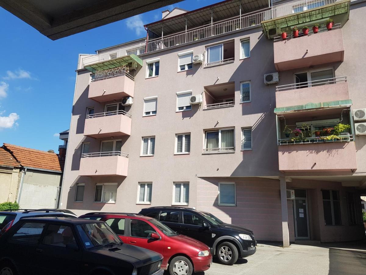קרגיובאק Rajiceva 5- Apartman Sa Prostranom Terasom I Garaznim Mestom מראה חיצוני תמונה