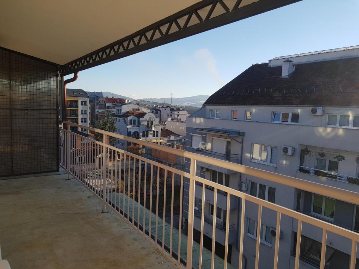 קרגיובאק Rajiceva 5- Apartman Sa Prostranom Terasom I Garaznim Mestom מראה חיצוני תמונה
